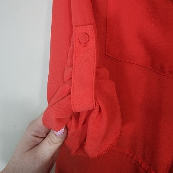 NWT Adelyn Rae Red Wilma Crepe Roll Tab Sleeve Lightweight Women Small Romper - Picture 11 of 15
